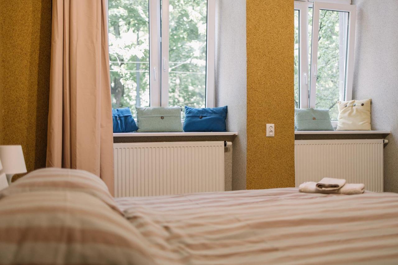 West13 Guest Rooms Krasków Eksteriør bilde