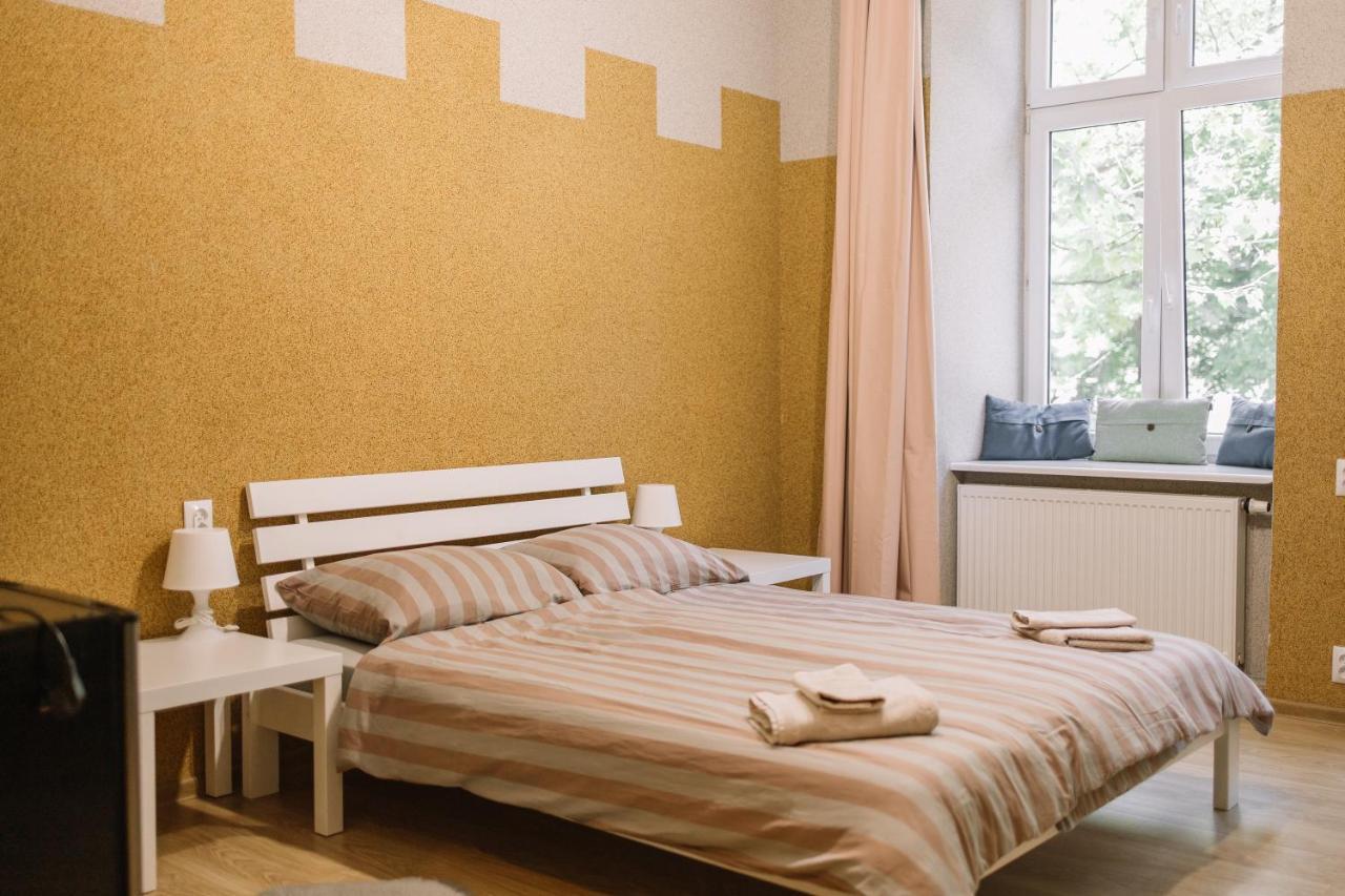 West13 Guest Rooms Krasków Eksteriør bilde