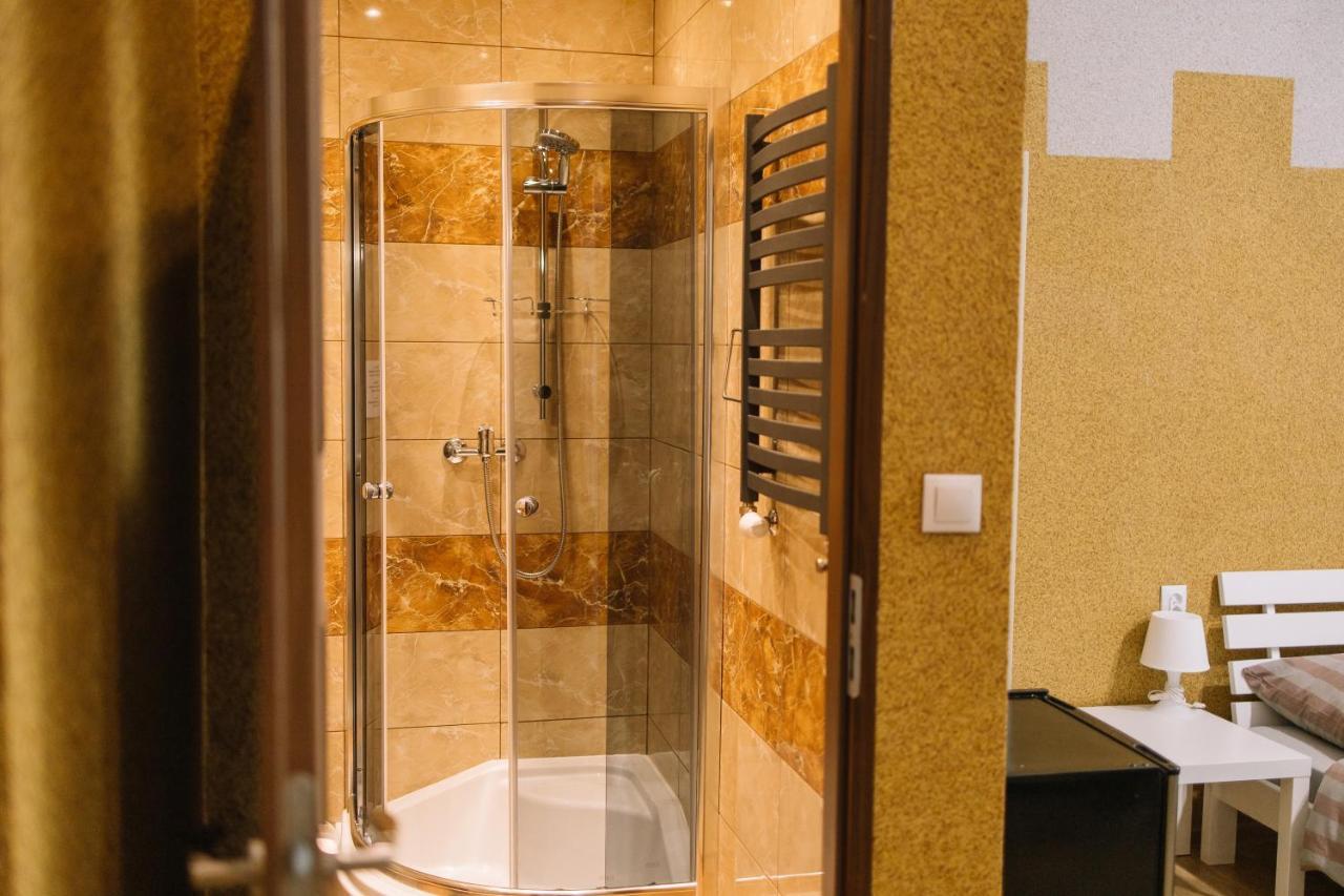 West13 Guest Rooms Krasków Eksteriør bilde