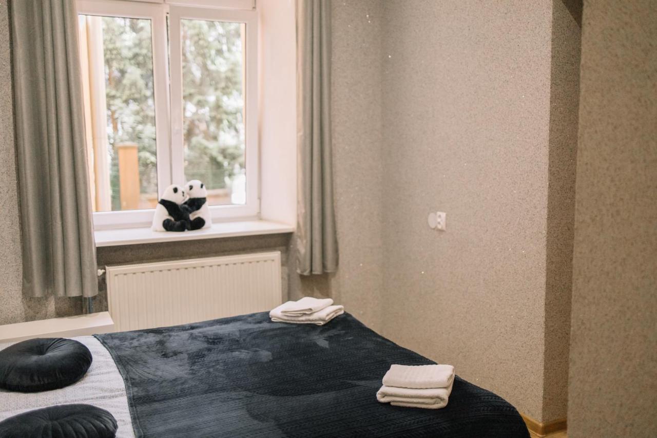 West13 Guest Rooms Krasków Eksteriør bilde