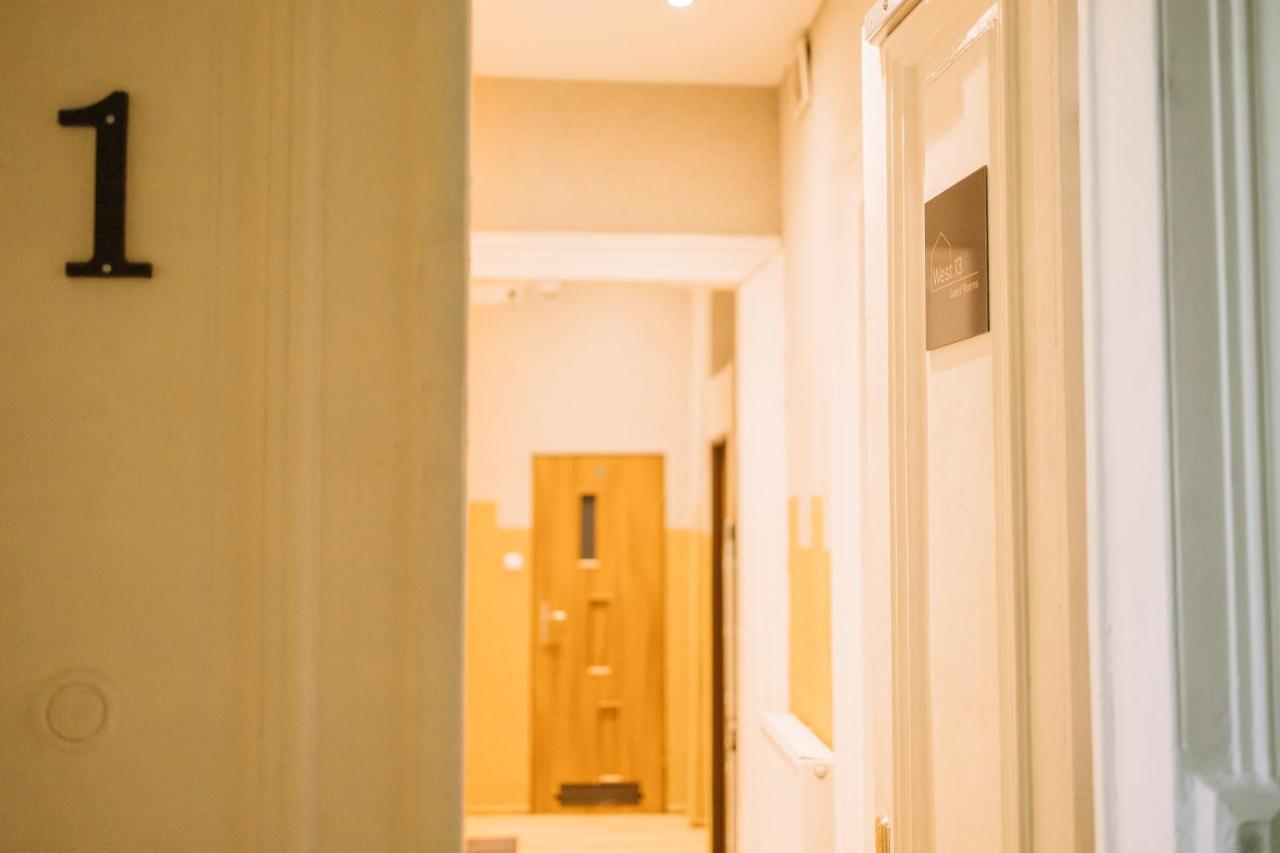 West13 Guest Rooms Krasków Eksteriør bilde